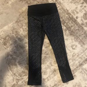 Lulu Lemon 3/4 Leggings Size 4